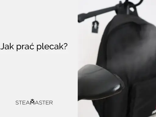 Dowiedz się, jak prać plecak, by służył Ci latami. Czarny plecak na białym tle, z napisem "Jak prać plecak?".